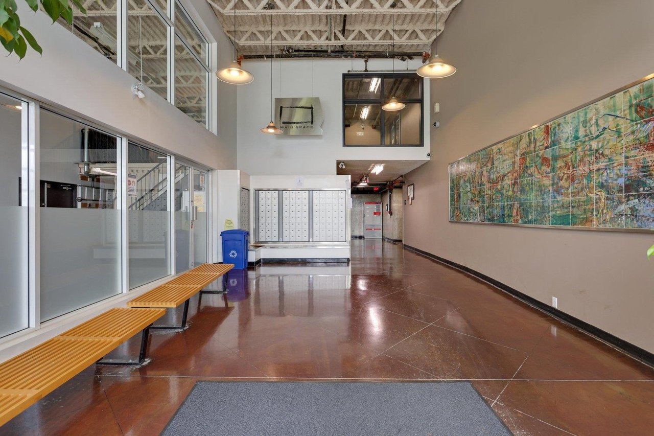 PH524-350 E 2nd Ave