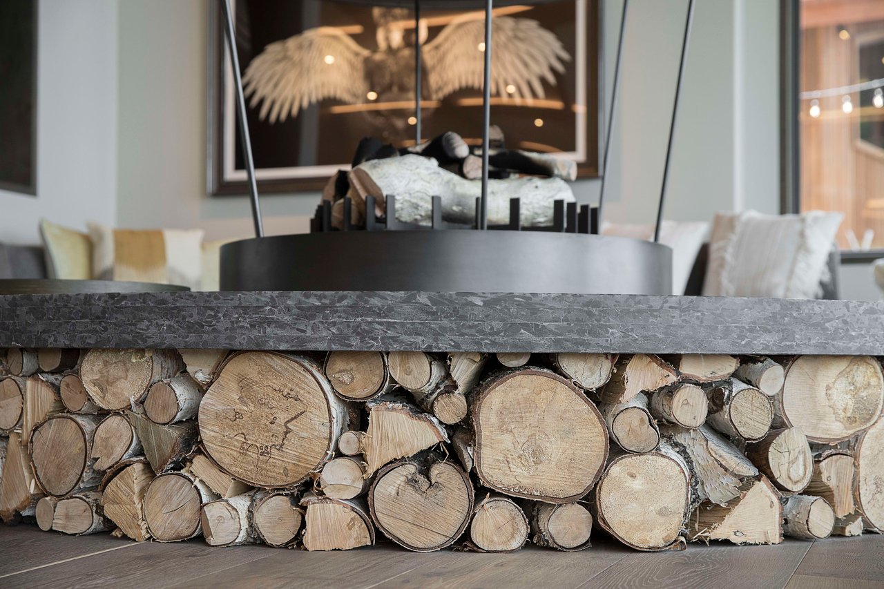 Villah Harrah Floating Fireplace