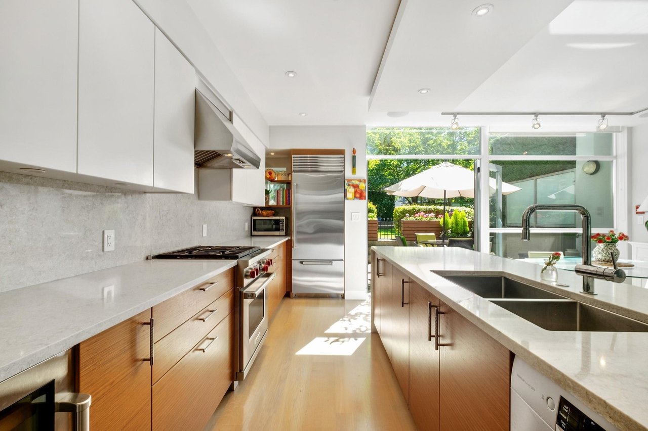 1566 W 8th Avenue, Vancouver