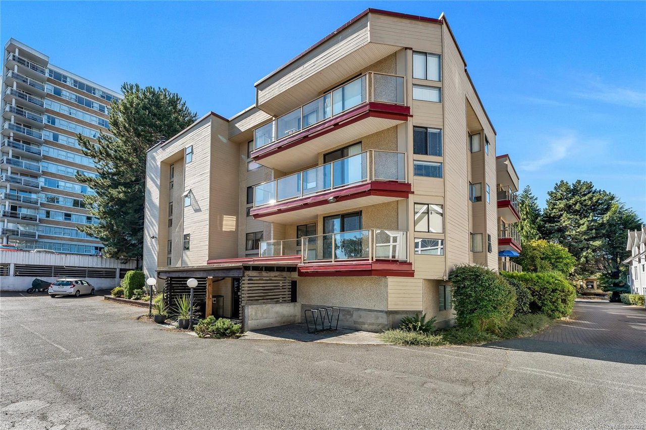 204-406 Simcoe St