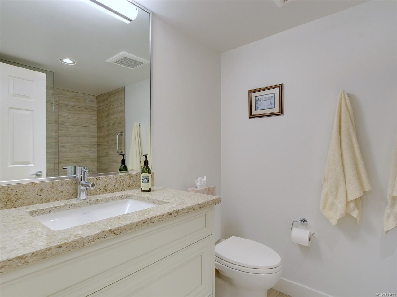 110-1370 Beach Dr