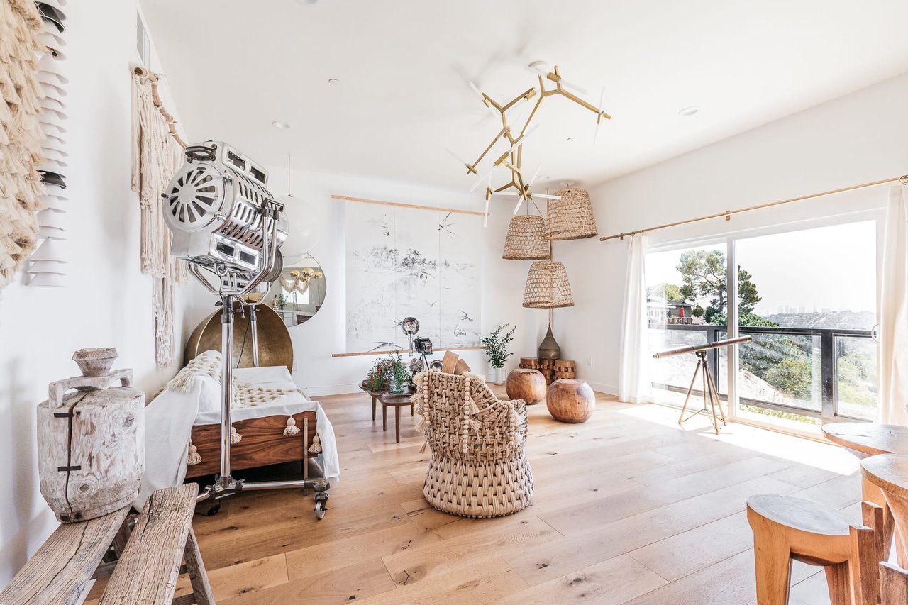 Stunning Modern View Home perched at the top of Glassell Park