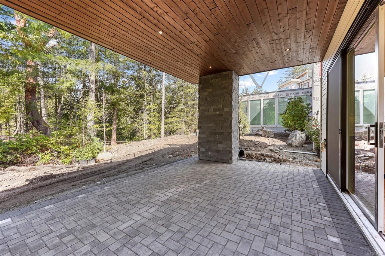 3913 Olympian Wy