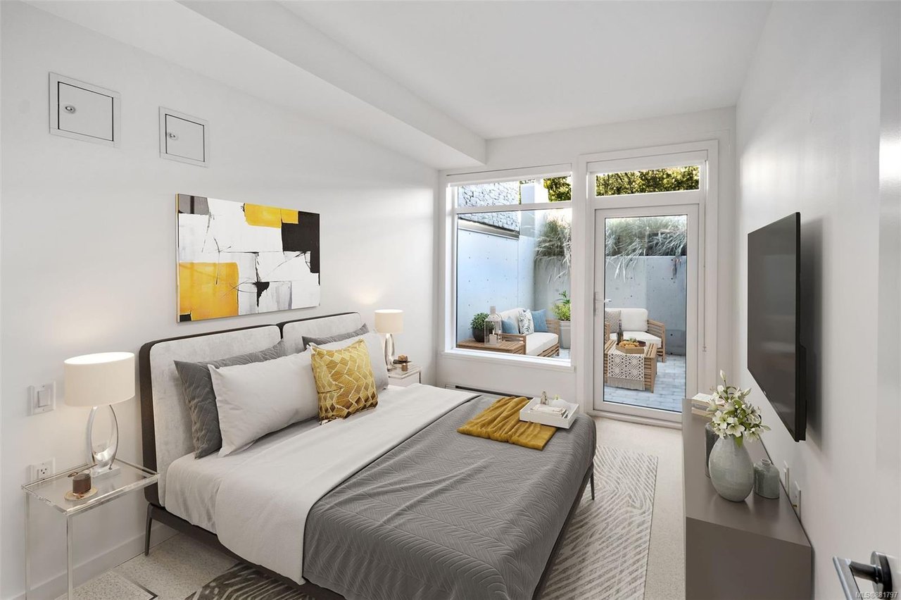 103-7162 W Saanich Rd