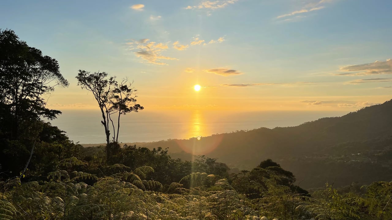 Ocean View Lot in the Exclusive Uvita Mountains. 
