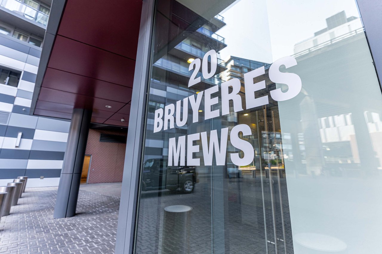 20 Bruyeres Mews #808