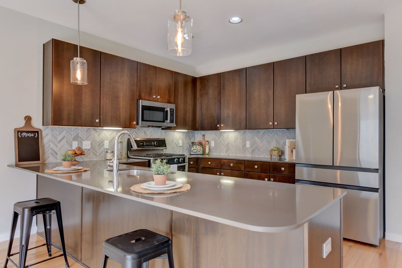 Modern 1/1 Condo in Vibrant South Austin for Lease!