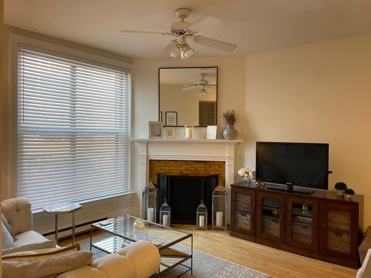 Beautiful Keswick Street 1 bed 1 bath - Laundry in Unit - Pets Negotiable 