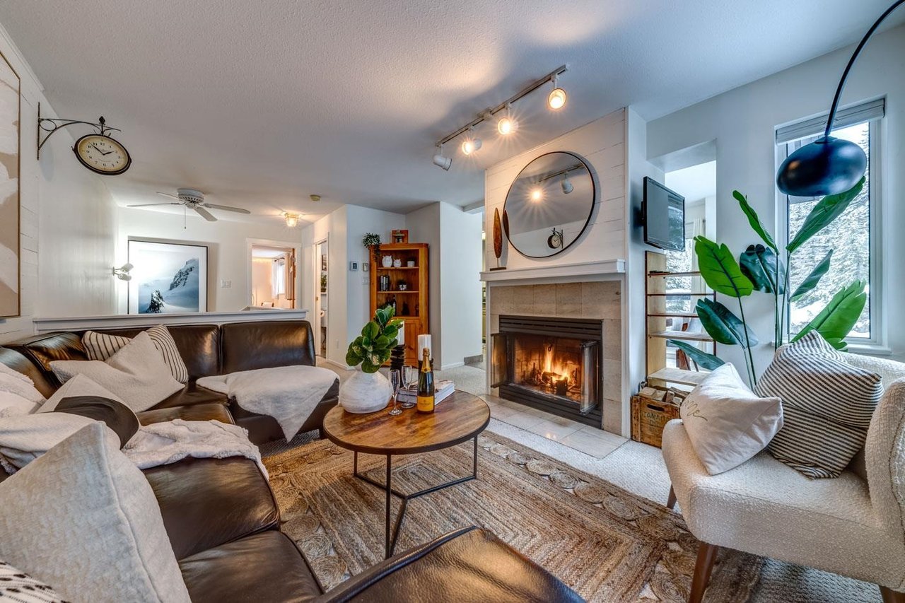4-2548 Snowridge Cres