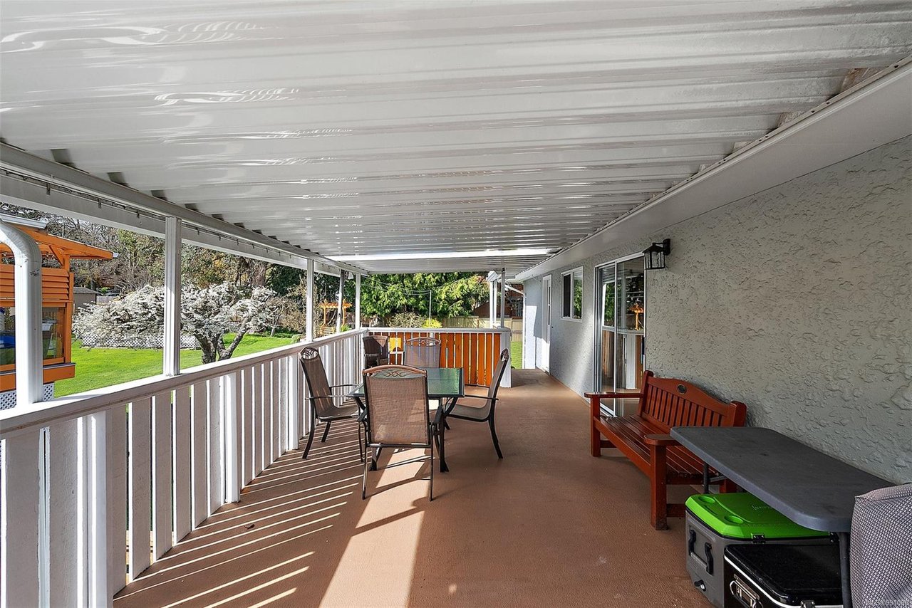 728 Porter Rd, Esquimalt