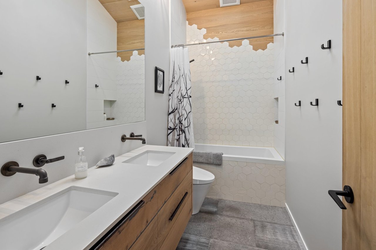 2765 Cheakamus Wy