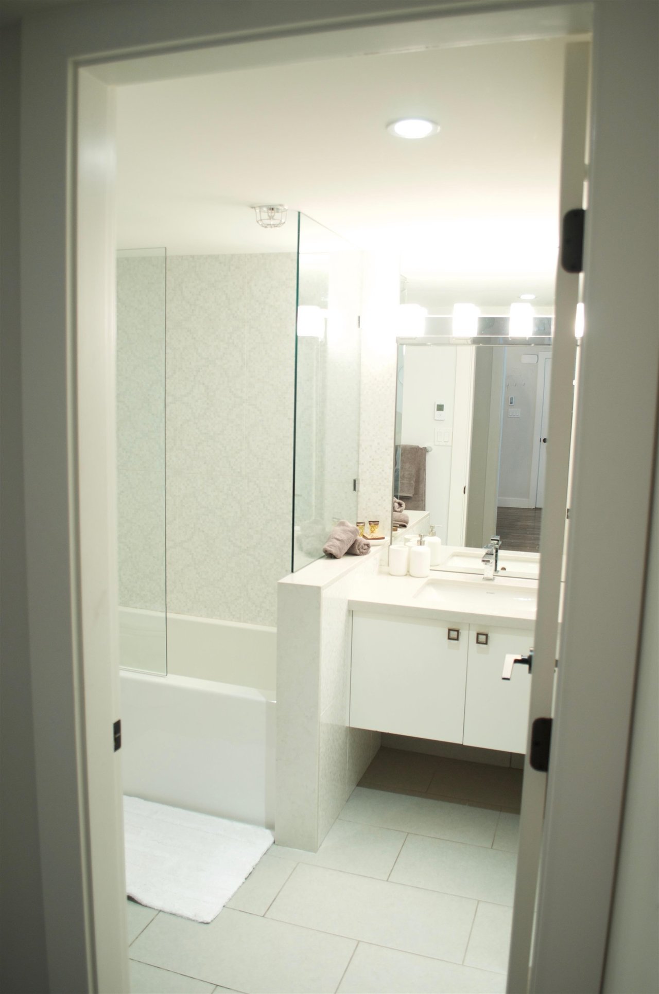 27-4637 Blackcomb Wy