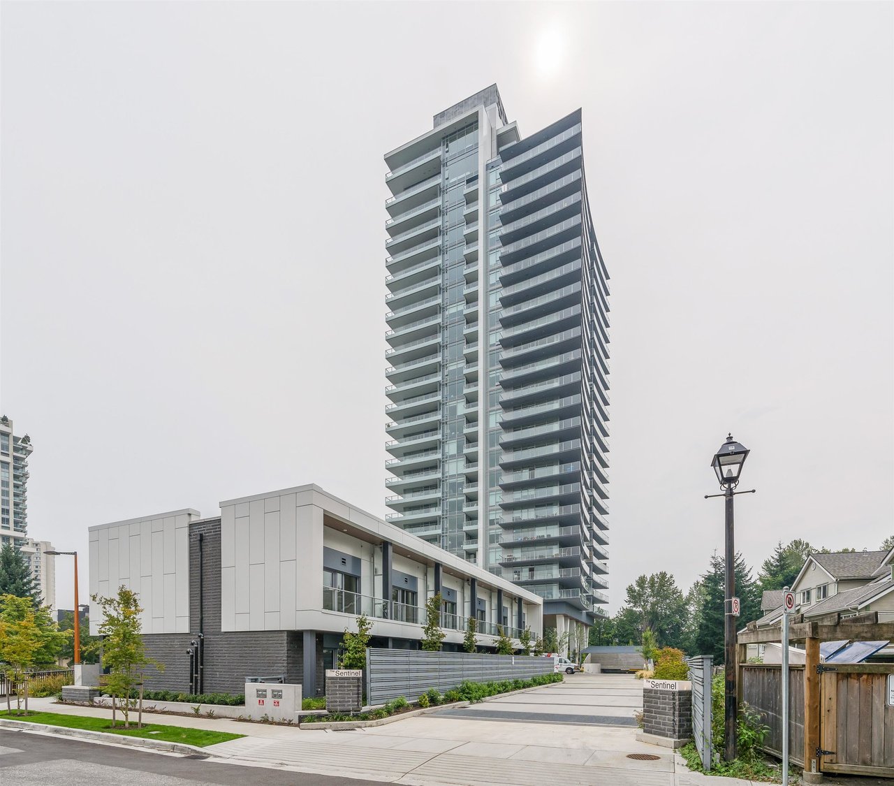 1902-200 Klahanie Ct
