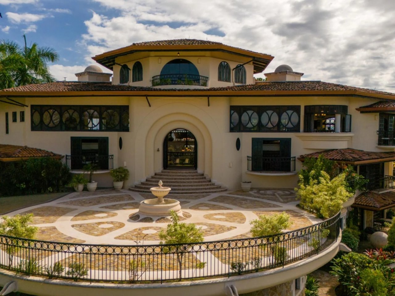 Infinity Pool Luxury Mansion, Jaco, Puntarenas