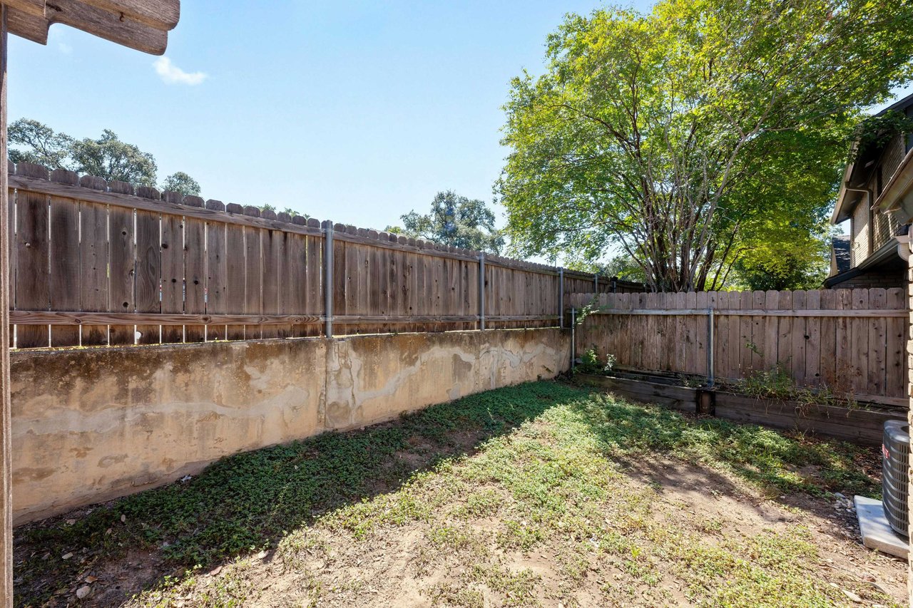 1015 E Yager Lane #102