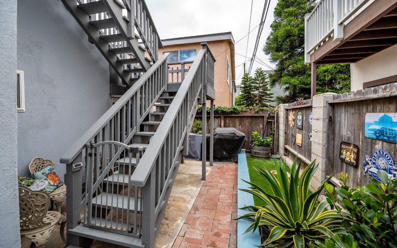 121 Hollywood Avenue