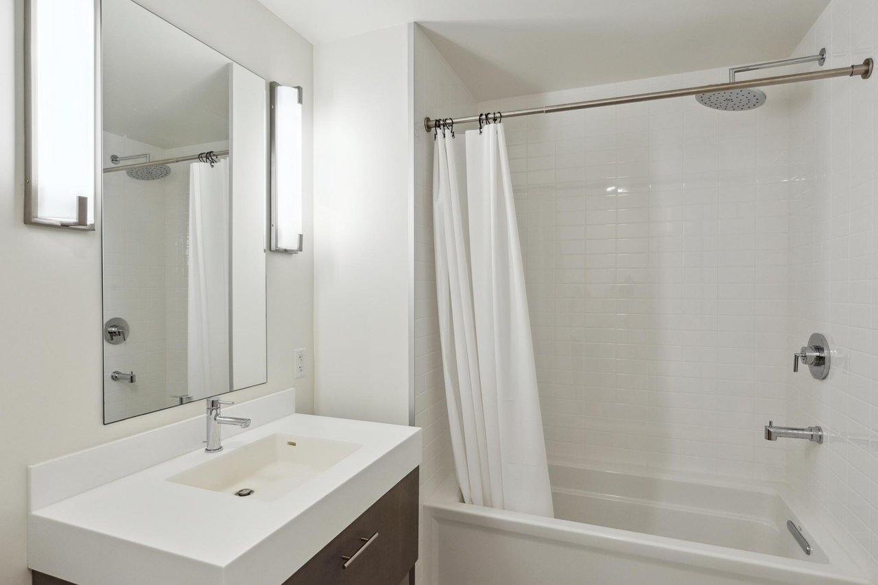 51 Innes Court #401