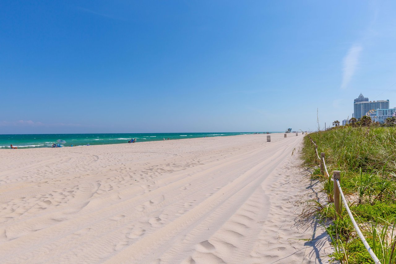 5415 Collins Ave #704 Miami Beach FL-33140