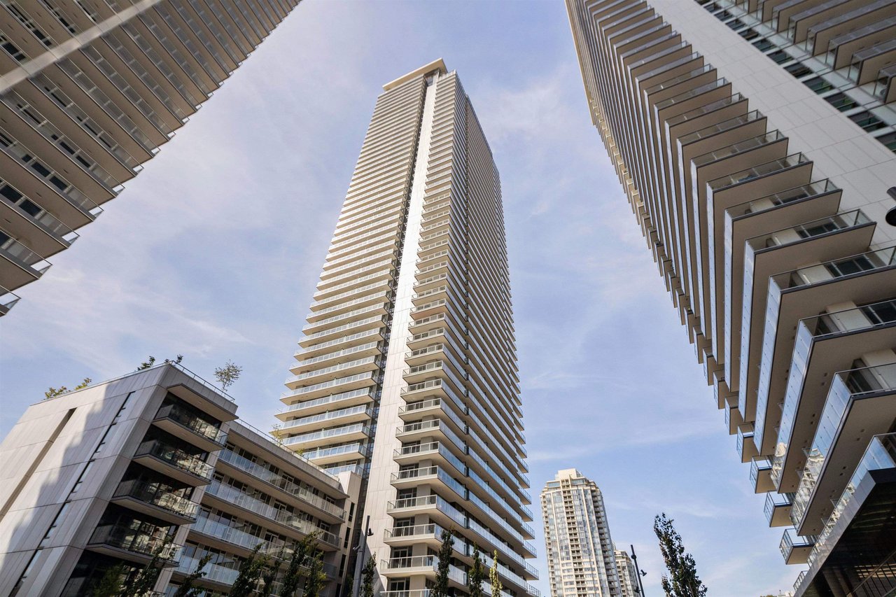 1210-3809 Evergreen Pl