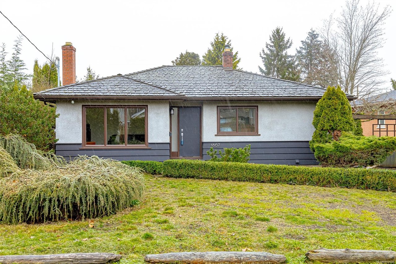 1867 Neil St, Saanich