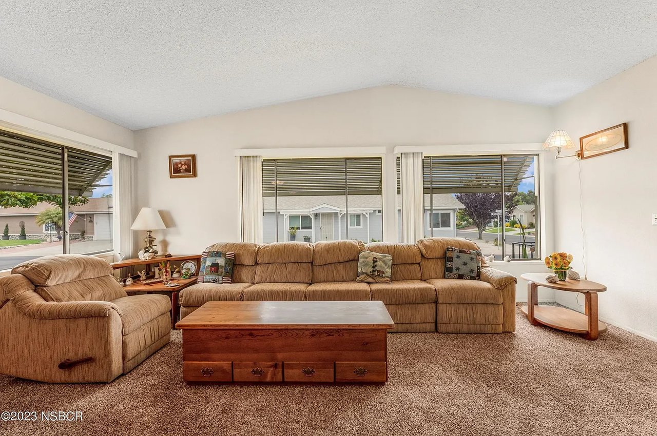 3276 Greenacre Dr