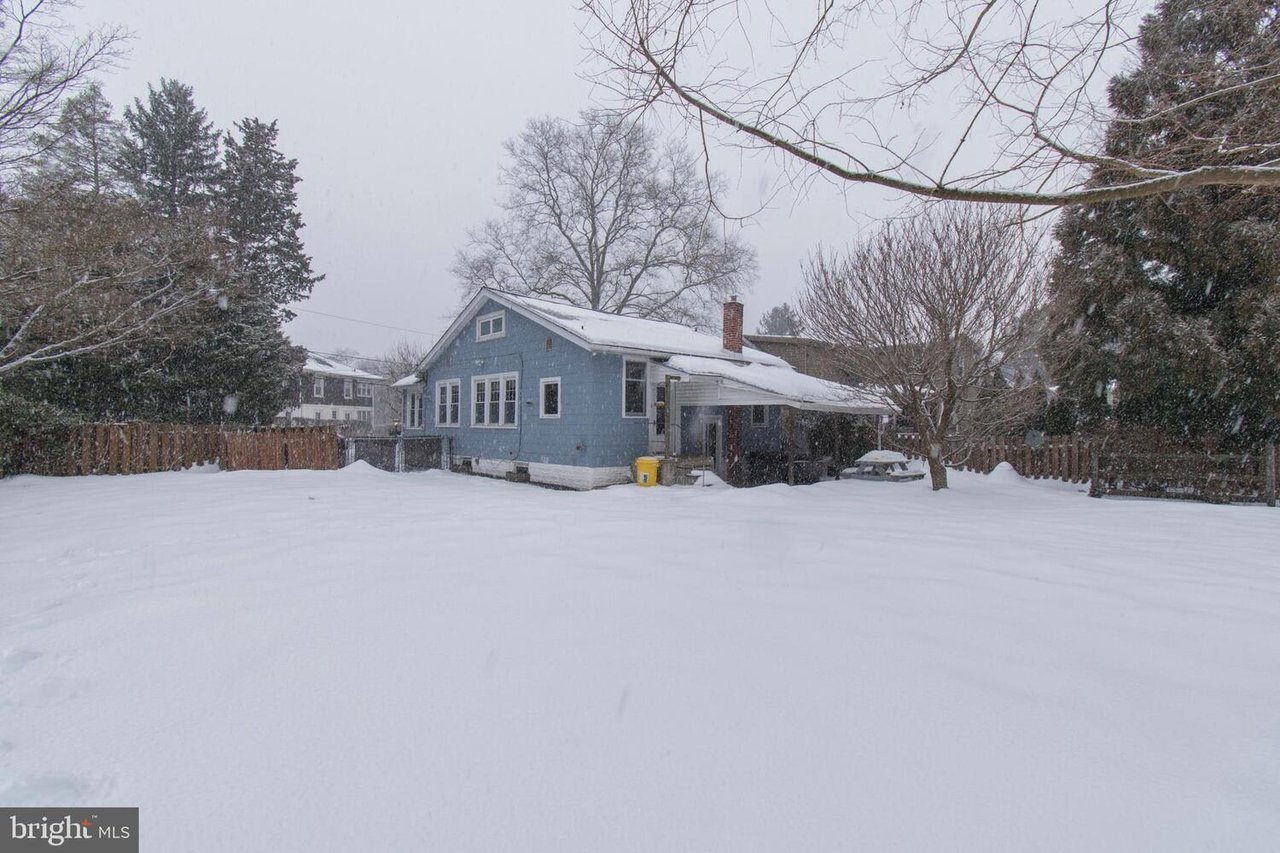 52 WEISS AVE