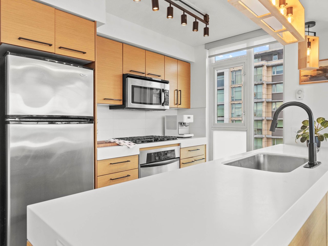 605-2770 Sophia Street, Vancouver