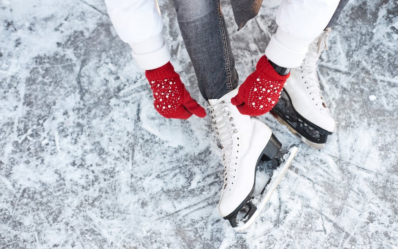 Top 7 Outdoor Skating Rinks In Toronto