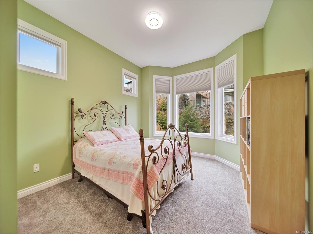 1260 Rockhampton Close