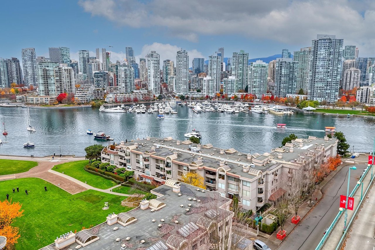 405-1869 Spyglass Pl