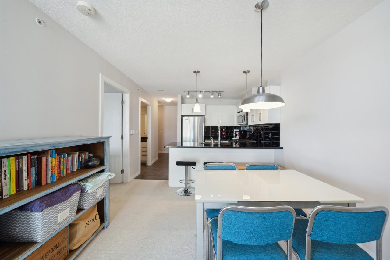 706-2133 Douglas Rd