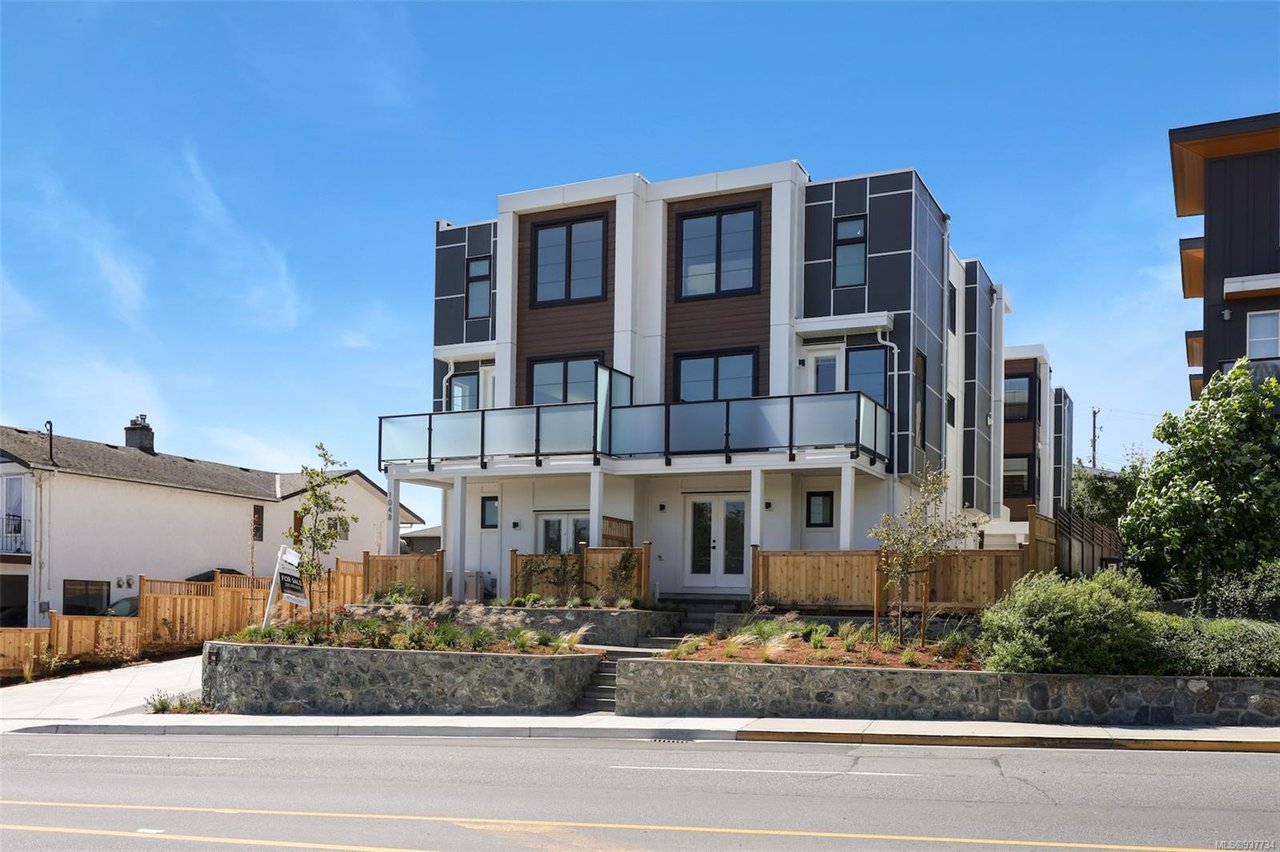 1-1048 Tillicum Rd, Esquimalt