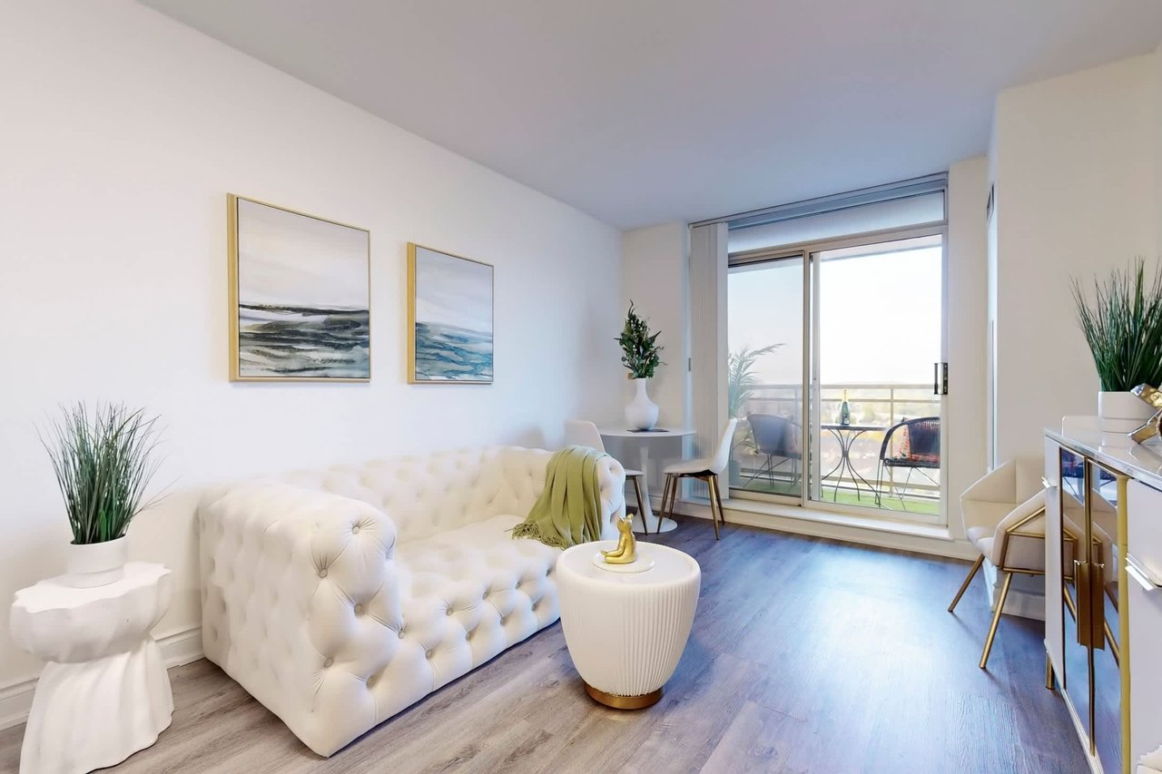 75 King William Cres Unit: LPH13