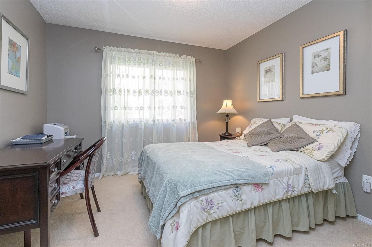 577 Kingsview Ridge