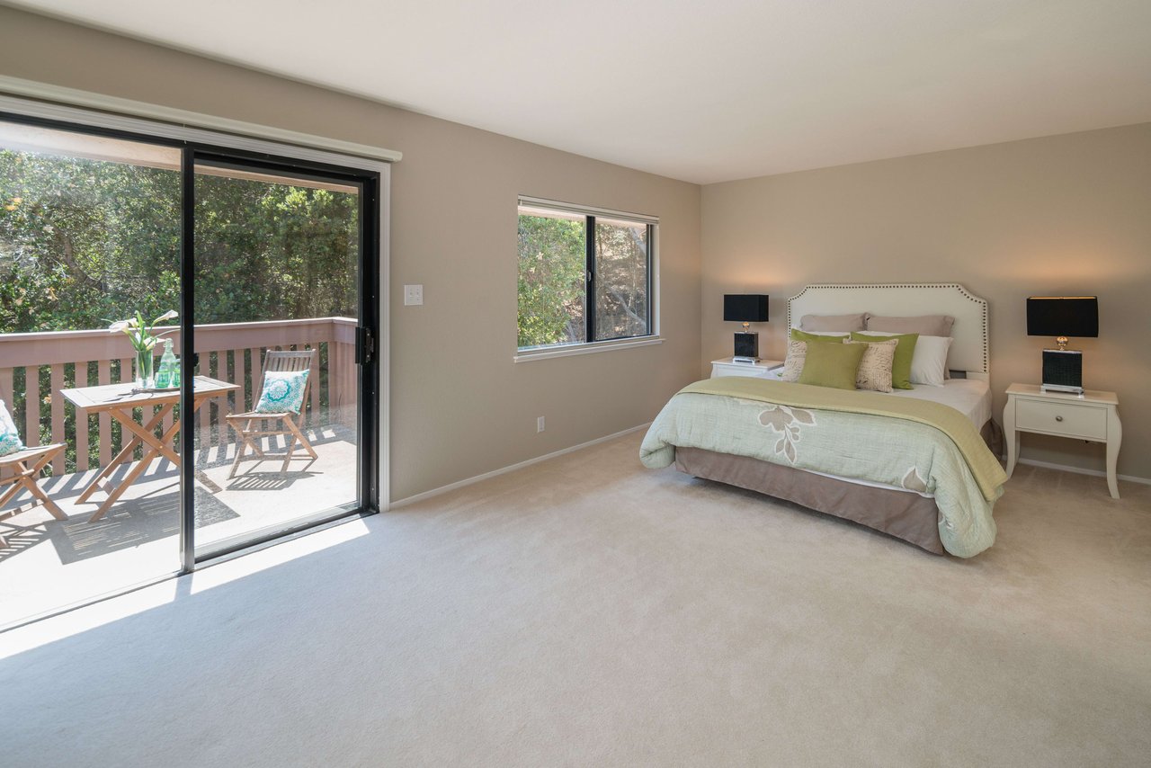 1661 Sugarloaf Dr