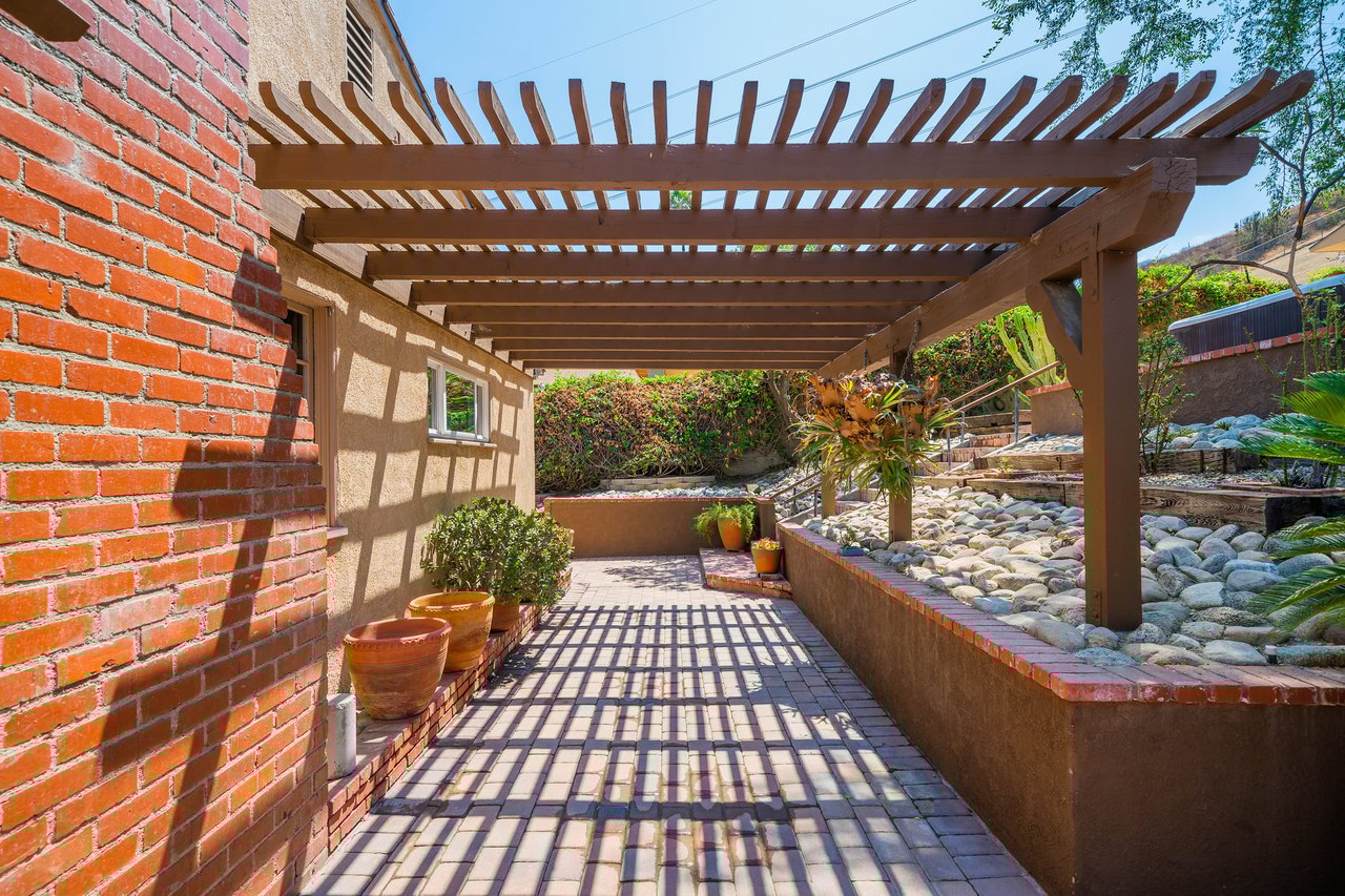 A Lil Bit O' Country in Shadow Hills * SOLD at full price
