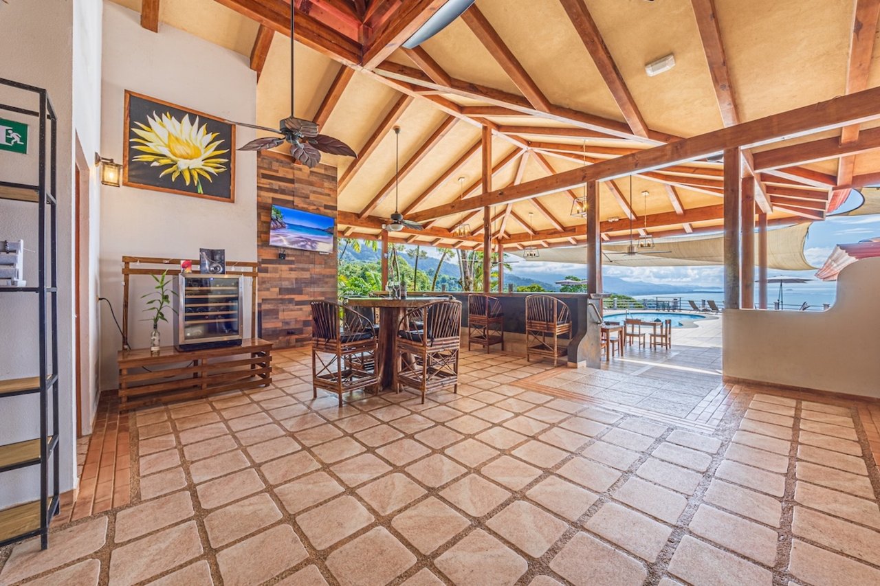 Luxury Ocean View Resort, Dominical, Puntarenas