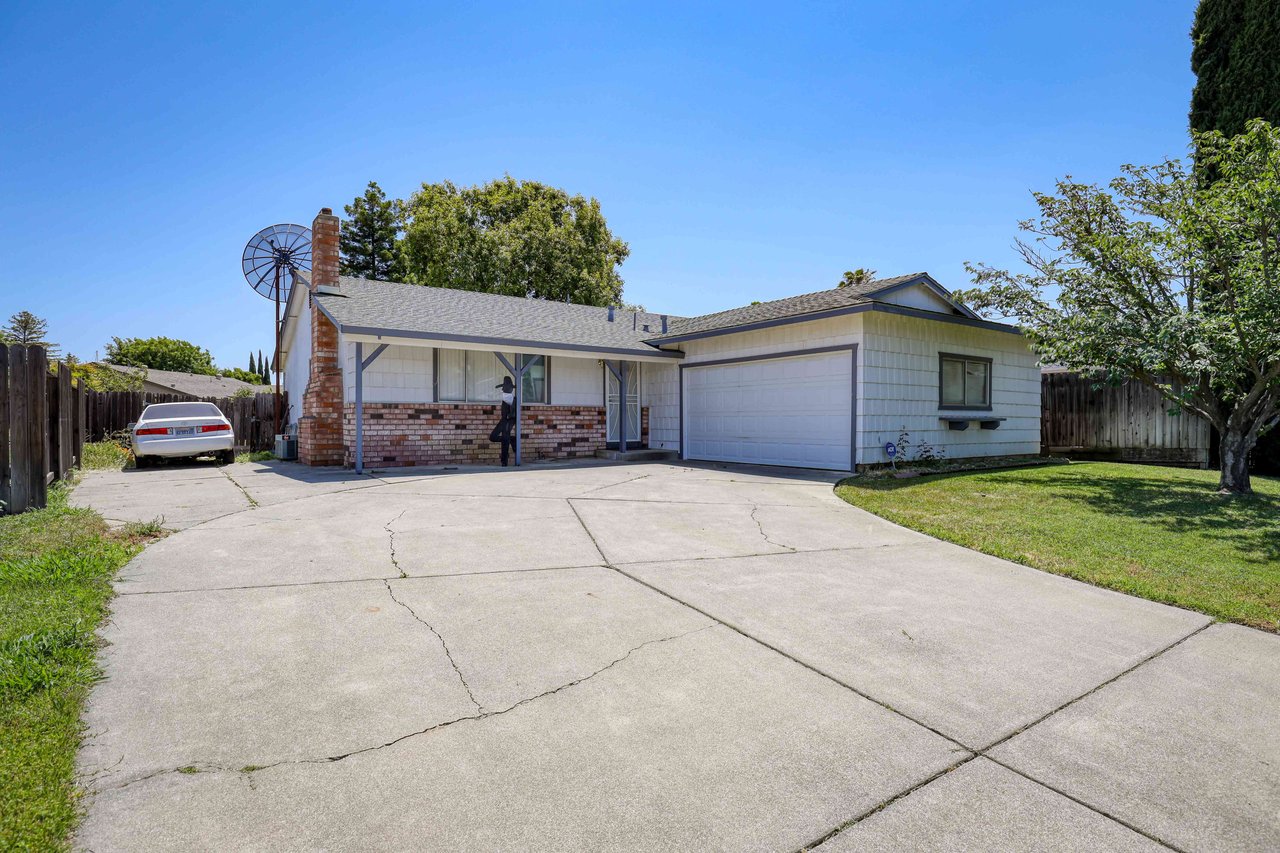  770 N Lincoln St, Dixon, CA 95620