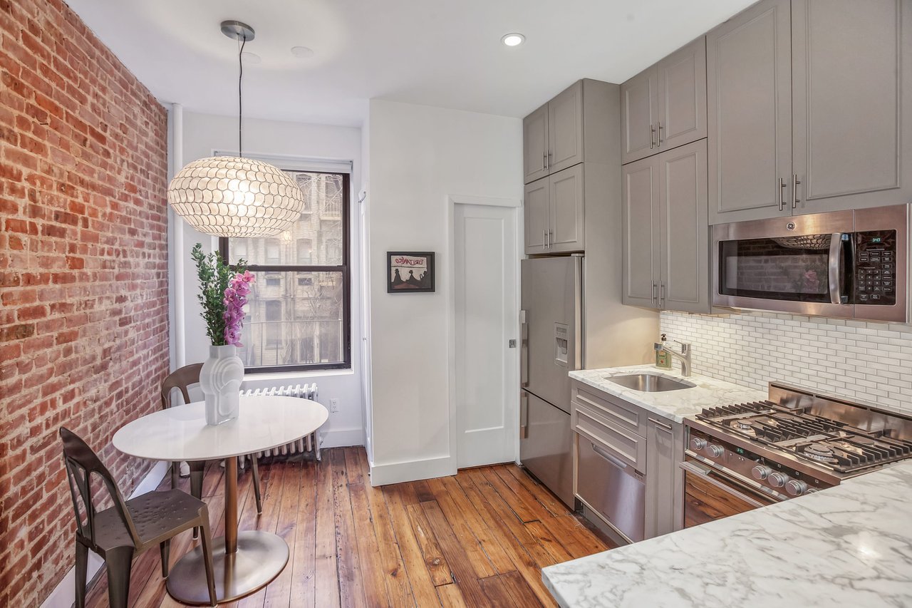 204 East 90th Street, 2E
