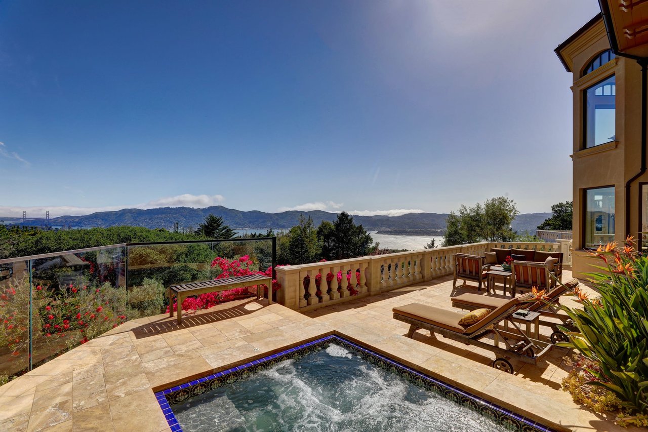 Extraordinary Tiburon Sanctuary