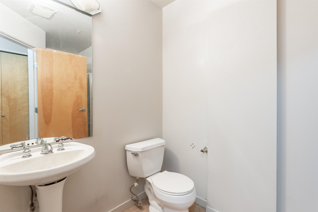 628 W 7th Ave