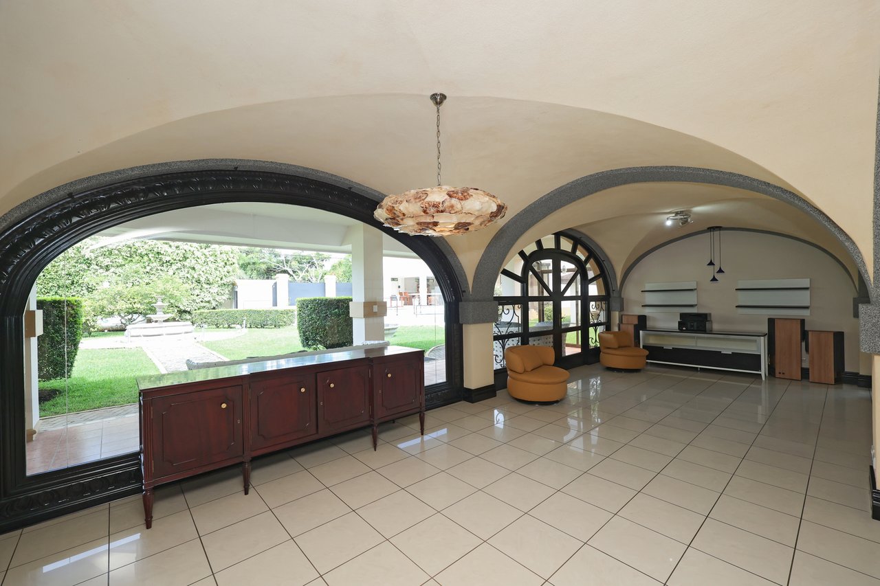 Luxury City Estate, Curridabat, San Jose