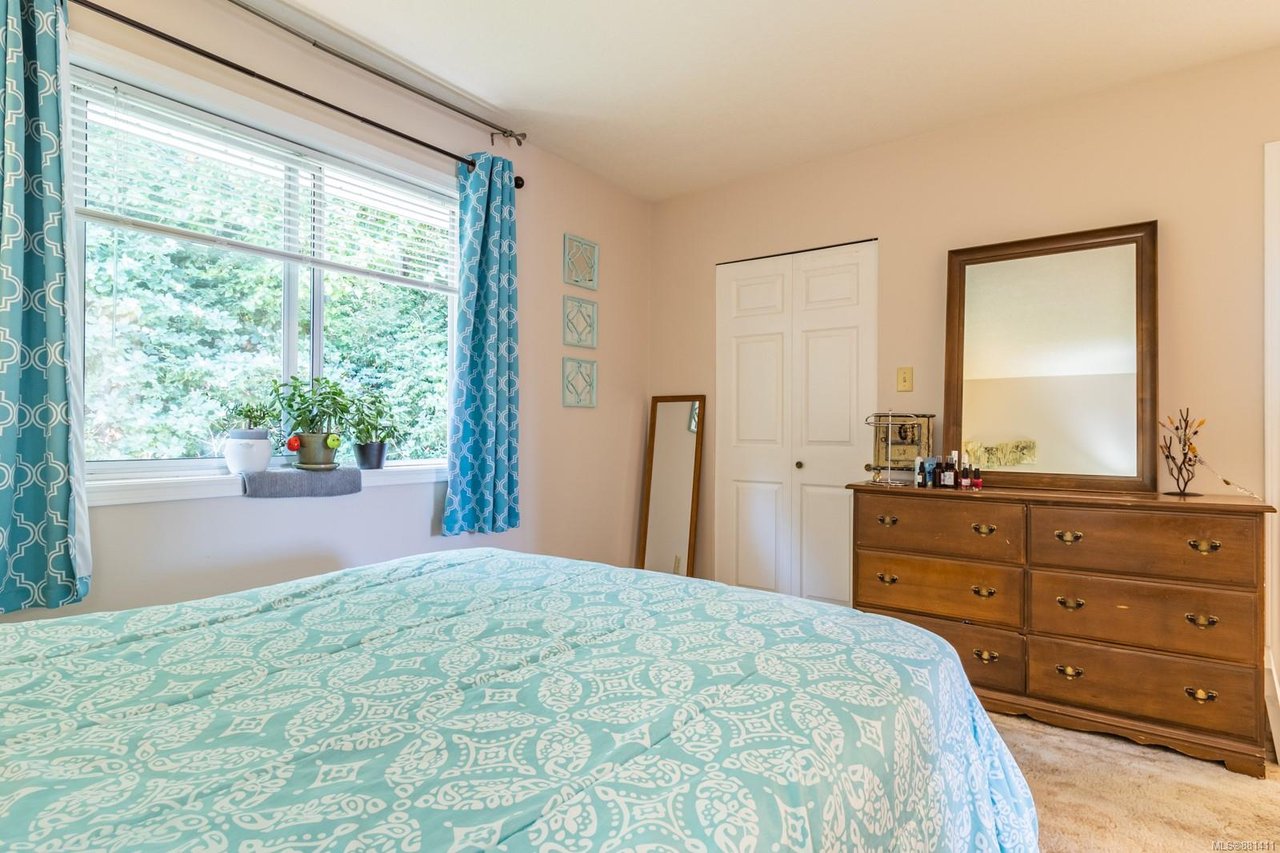 5270 Catalina Dr, Nanaimo
