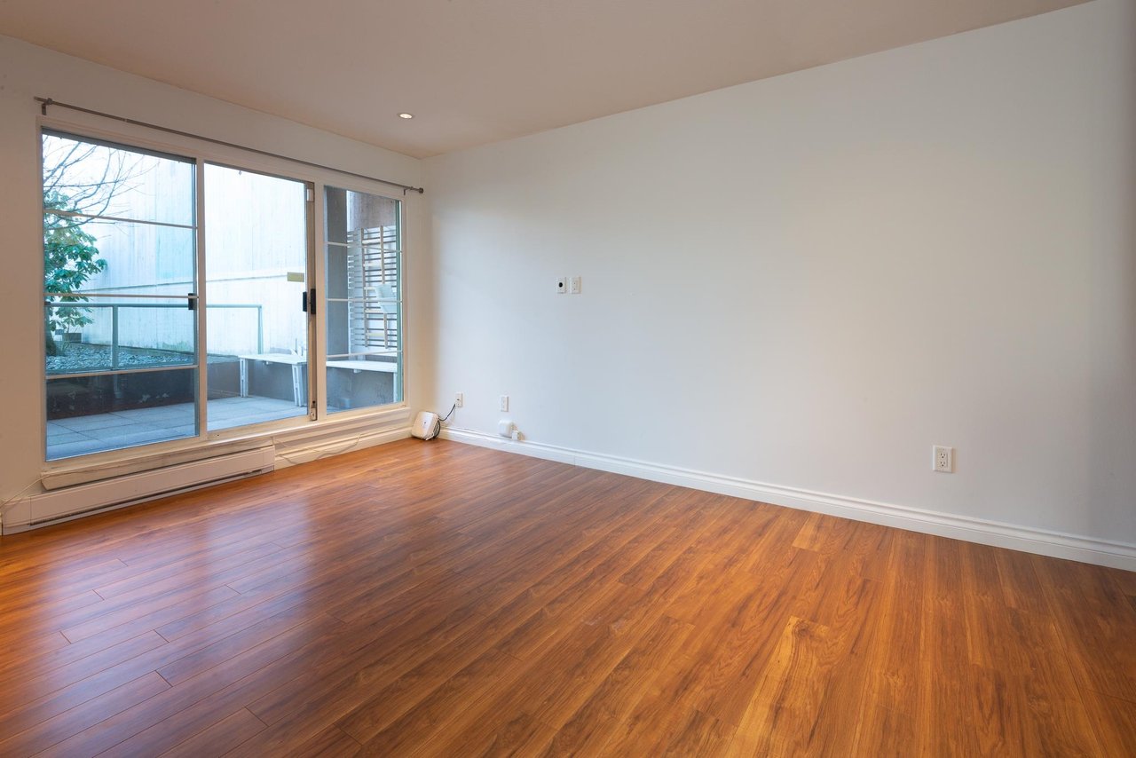 106-1082 W 8th Ave
