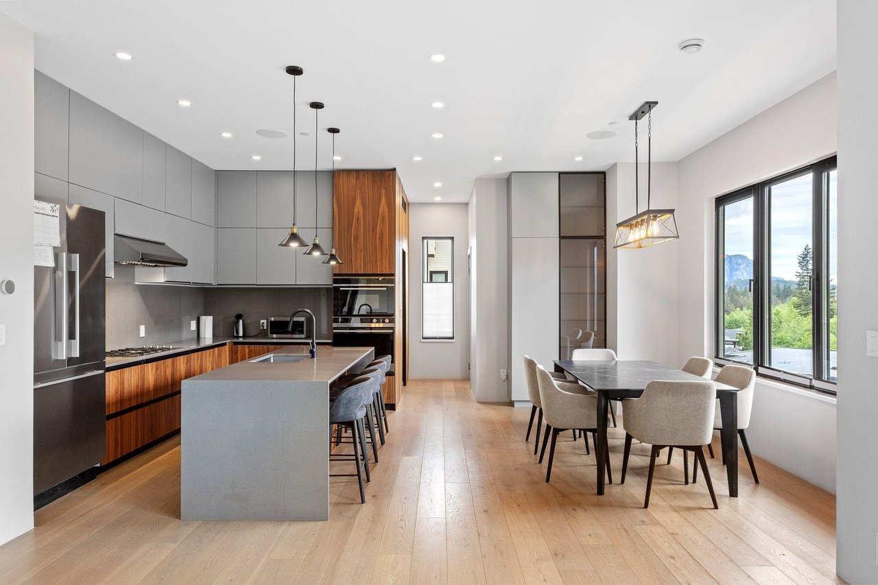 33-3385 Mamquam Rd