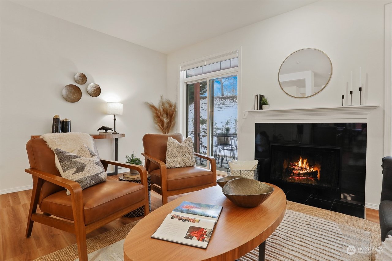 B102-14816 W 29th Ave