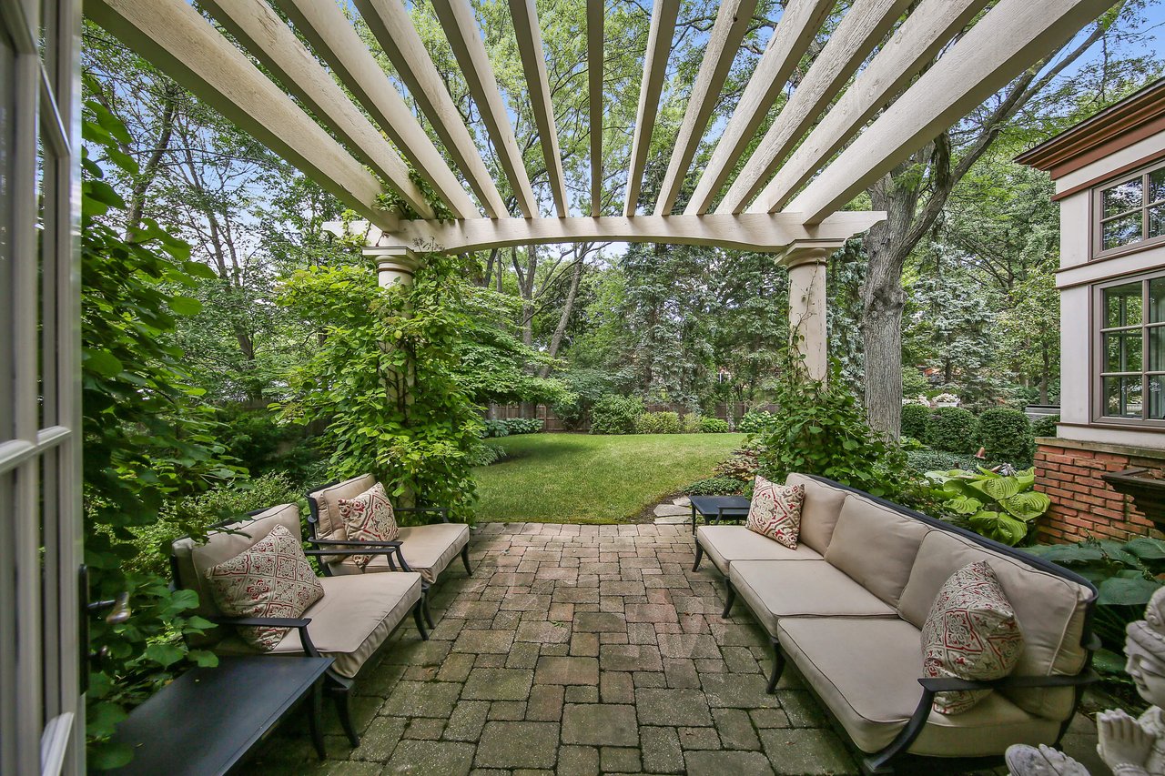 Gorgeous Home on Quiet Cul-De-Sac