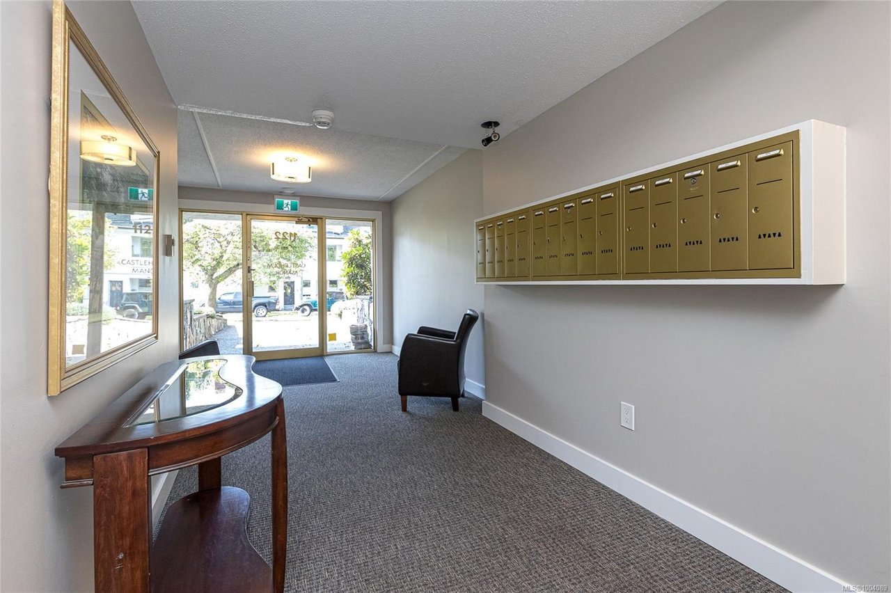 202-1122 Hilda St, Victoria