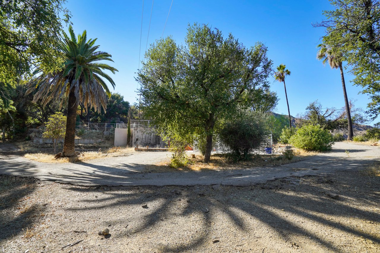 30887 Mulholland Hwy