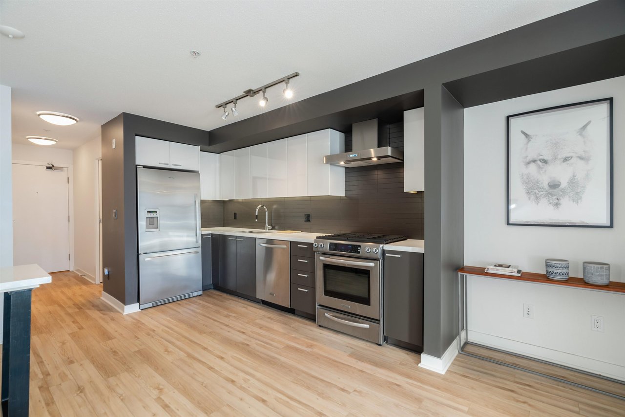 315-2888 E 2nd Ave